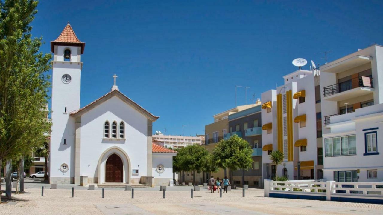 Quiet Apartment Overlooking The Swimming Pool Armacao de Pera Exterior foto
