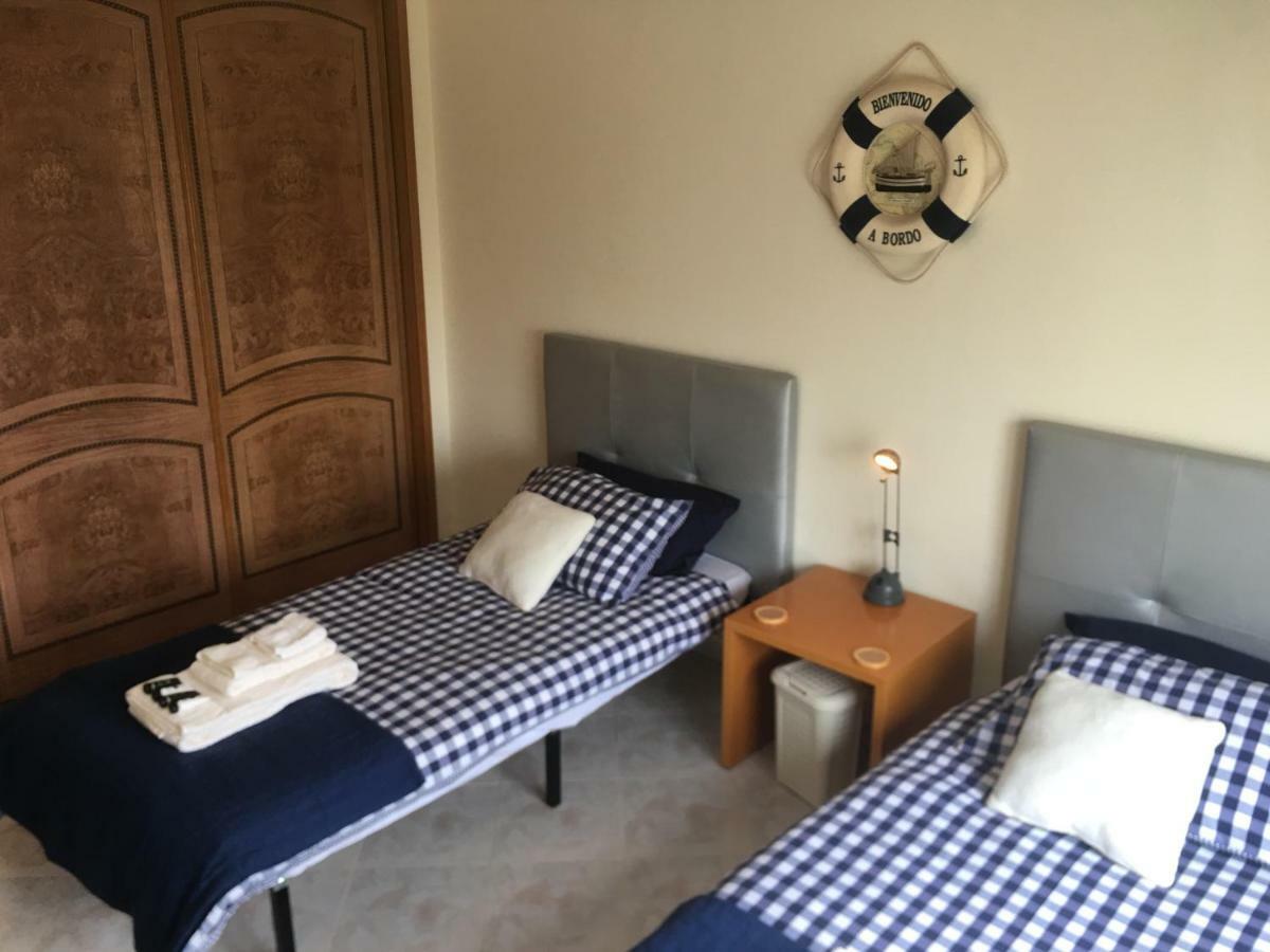 Quiet Apartment Overlooking The Swimming Pool Armacao de Pera Exterior foto