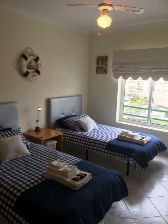 Quiet Apartment Overlooking The Swimming Pool Armacao de Pera Exterior foto