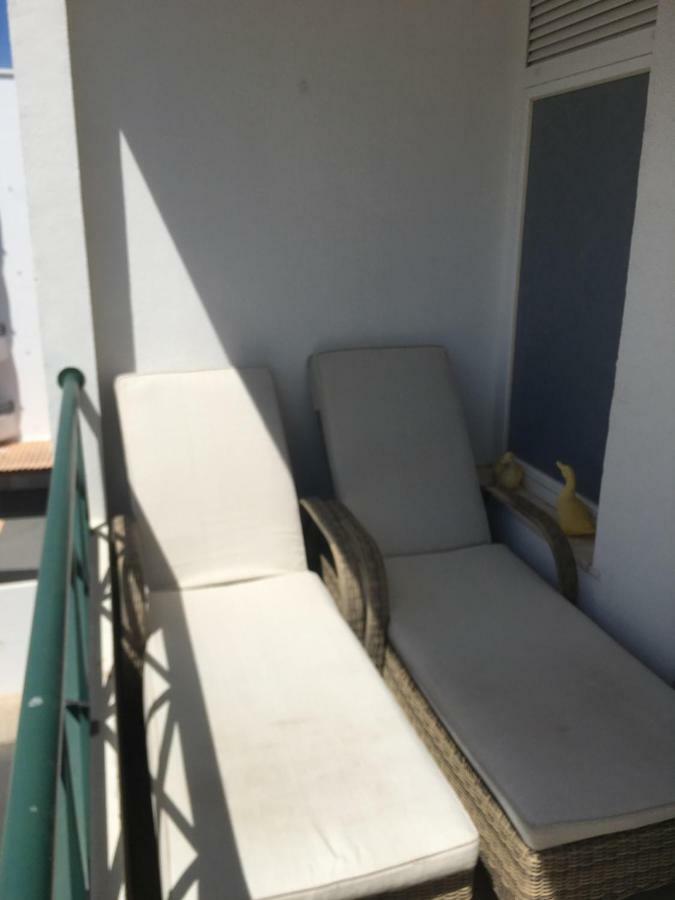 Quiet Apartment Overlooking The Swimming Pool Armacao de Pera Exterior foto